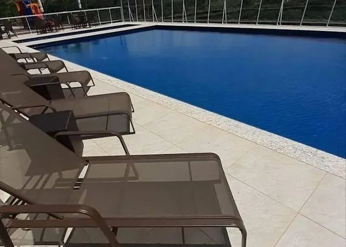 Aconchegante Apartamento Para Aluguel De Temporada: Localizacao Privilegiada E Conforto Garantido